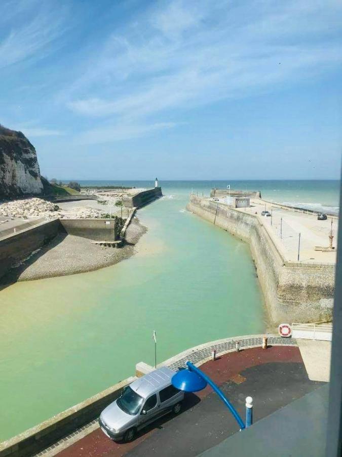 La Rotonde Vue Sur *